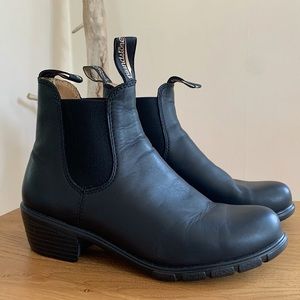 Blundstone heeled boot #6791 in black leather
